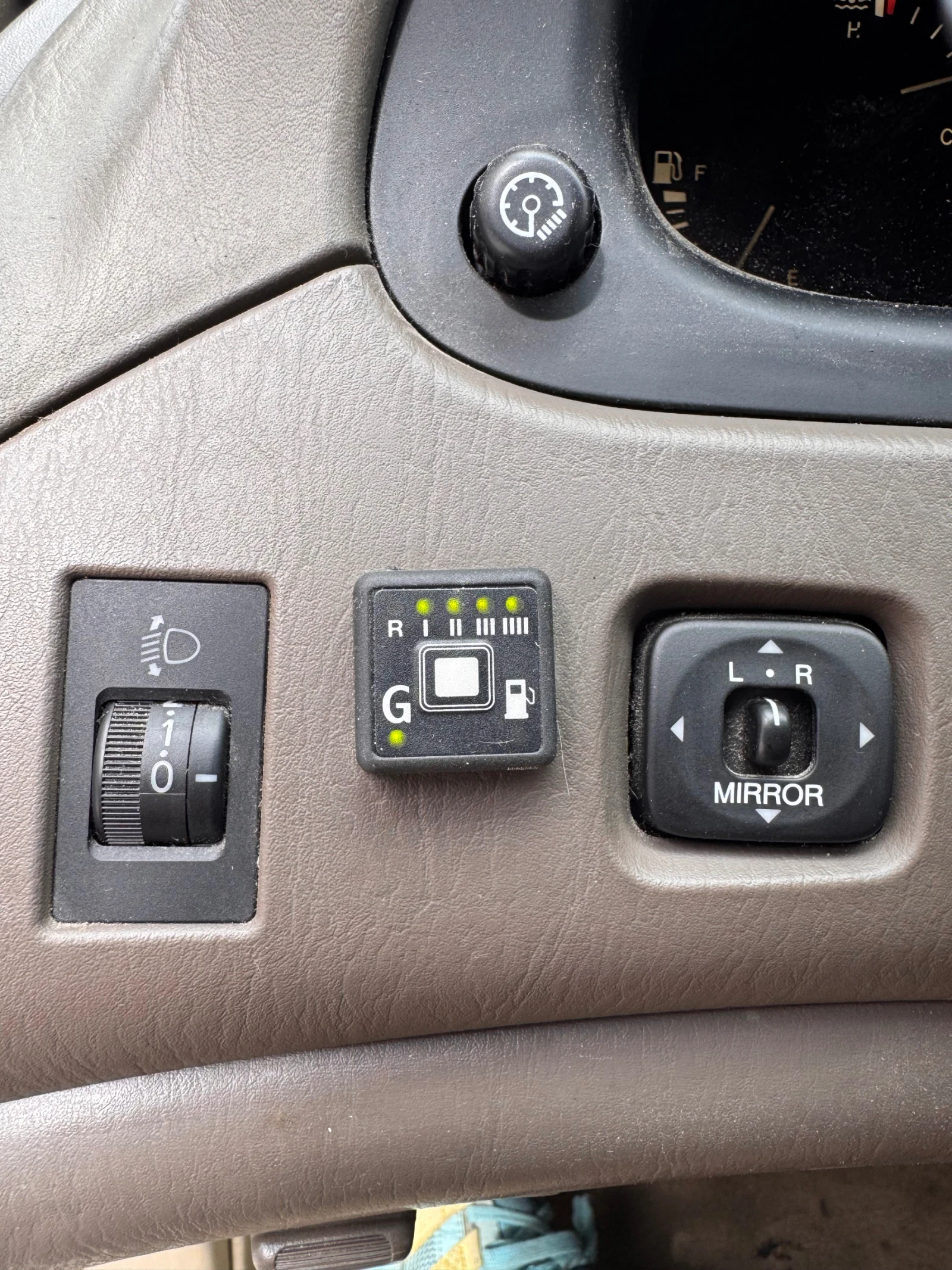 Lexus RX 300 БЕНЗИН-ГАЗ, снимка 8 - Автомобили и джипове - 54241264