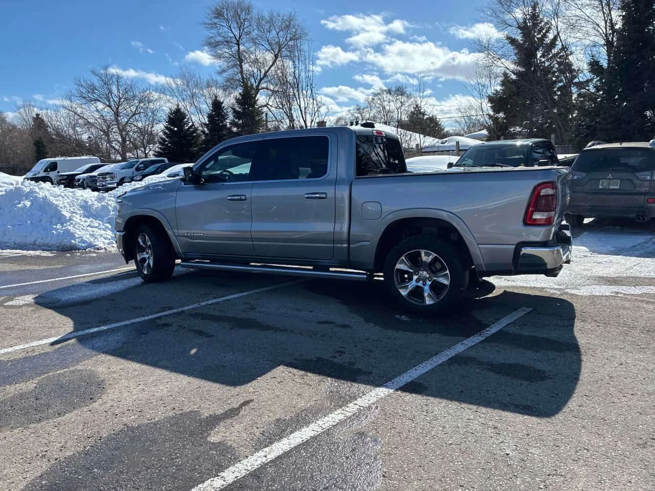 Dodge RAM 1500  Laramie /CARFAX/360/ОБДУХВАНЕ/КЛИП НА МОТОРА , снимка 2 - Автомобили и джипове - 54134507