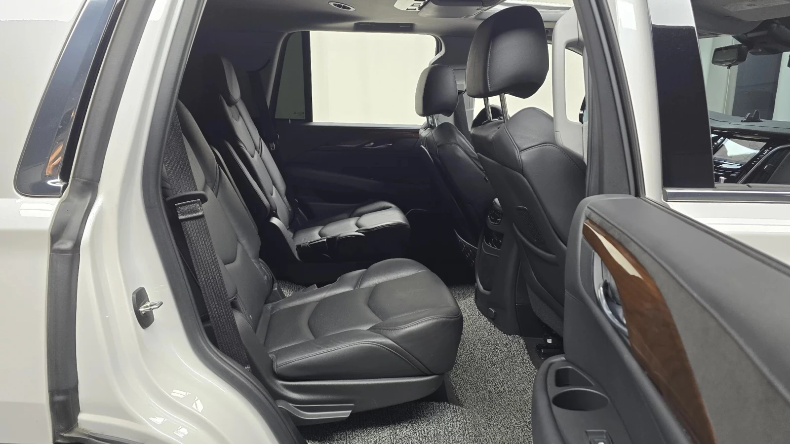 Cadillac Escalade 6.2 4th Gen Cam360* DisTronic* Vented seat* , снимка 10 - Автомобили и джипове - 54666356