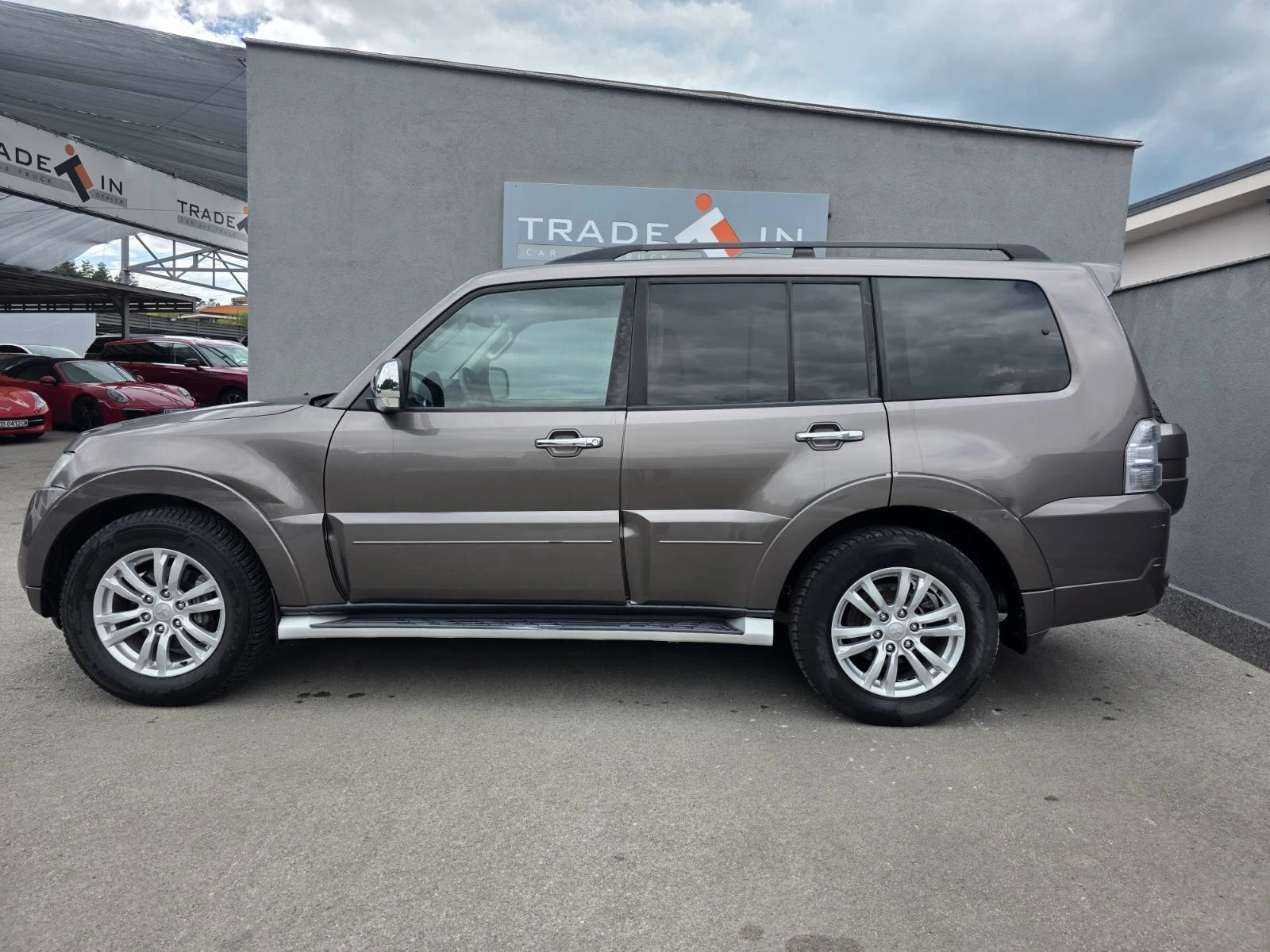 Mitsubishi Pajero 3.2 DI-DC, снимка 7 - Автомобили и джипове - 54909235