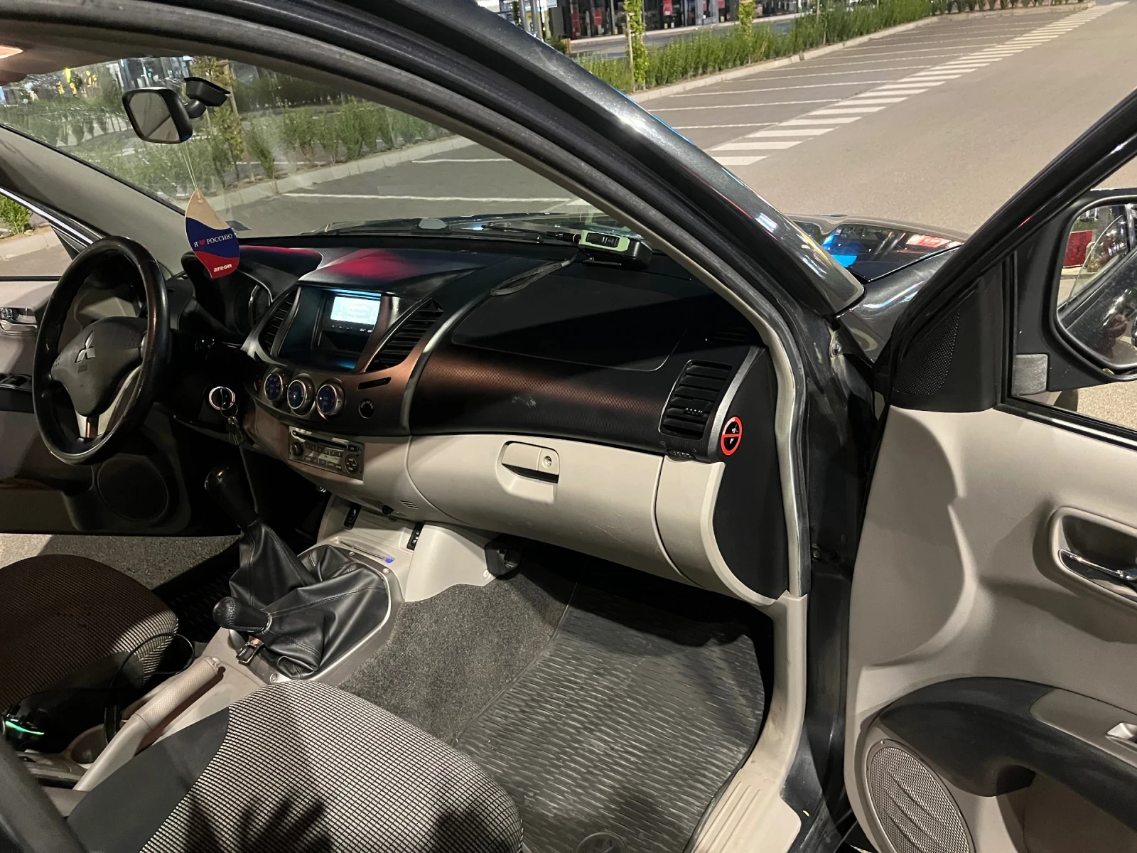 Mitsubishi L200, снимка 9 - Автомобили и джипове - 55747737