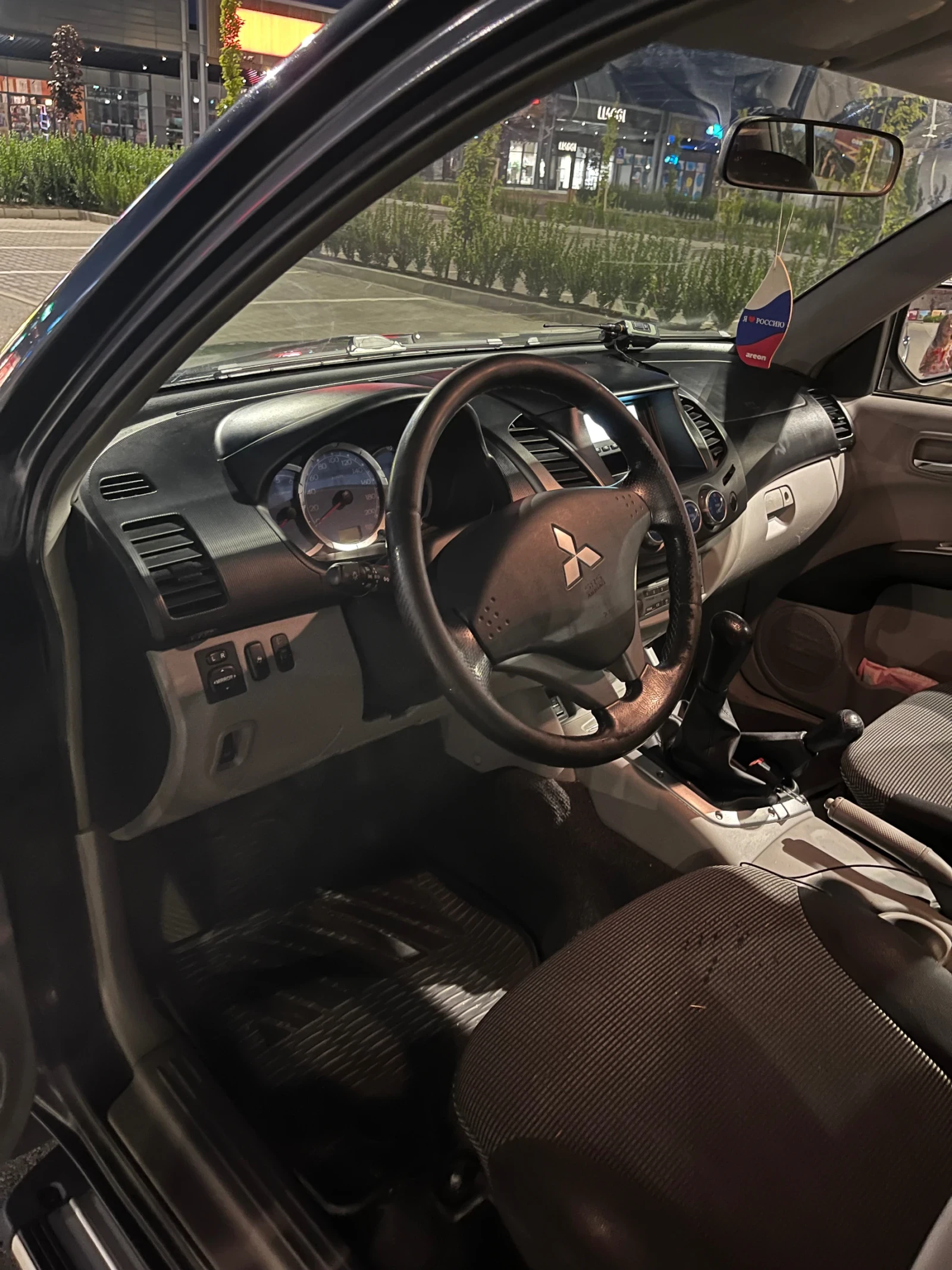 Mitsubishi L200, снимка 7 - Автомобили и джипове - 55747737