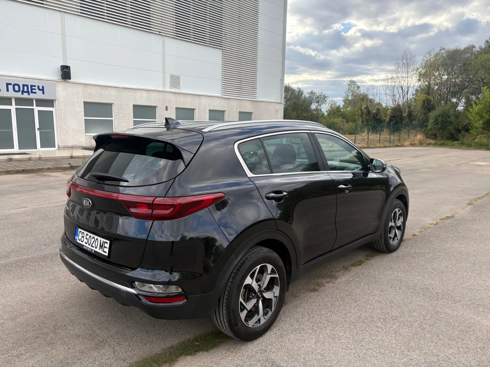 Kia Sportage 1.6CRDI Facelift, снимка 4 - Автомобили и джипове - 56201336