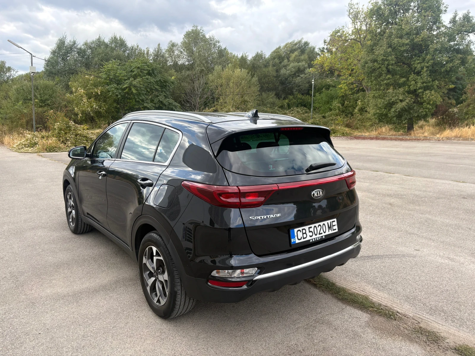 Kia Sportage 1.6CRDI Facelift, снимка 3 - Автомобили и джипове - 56201336