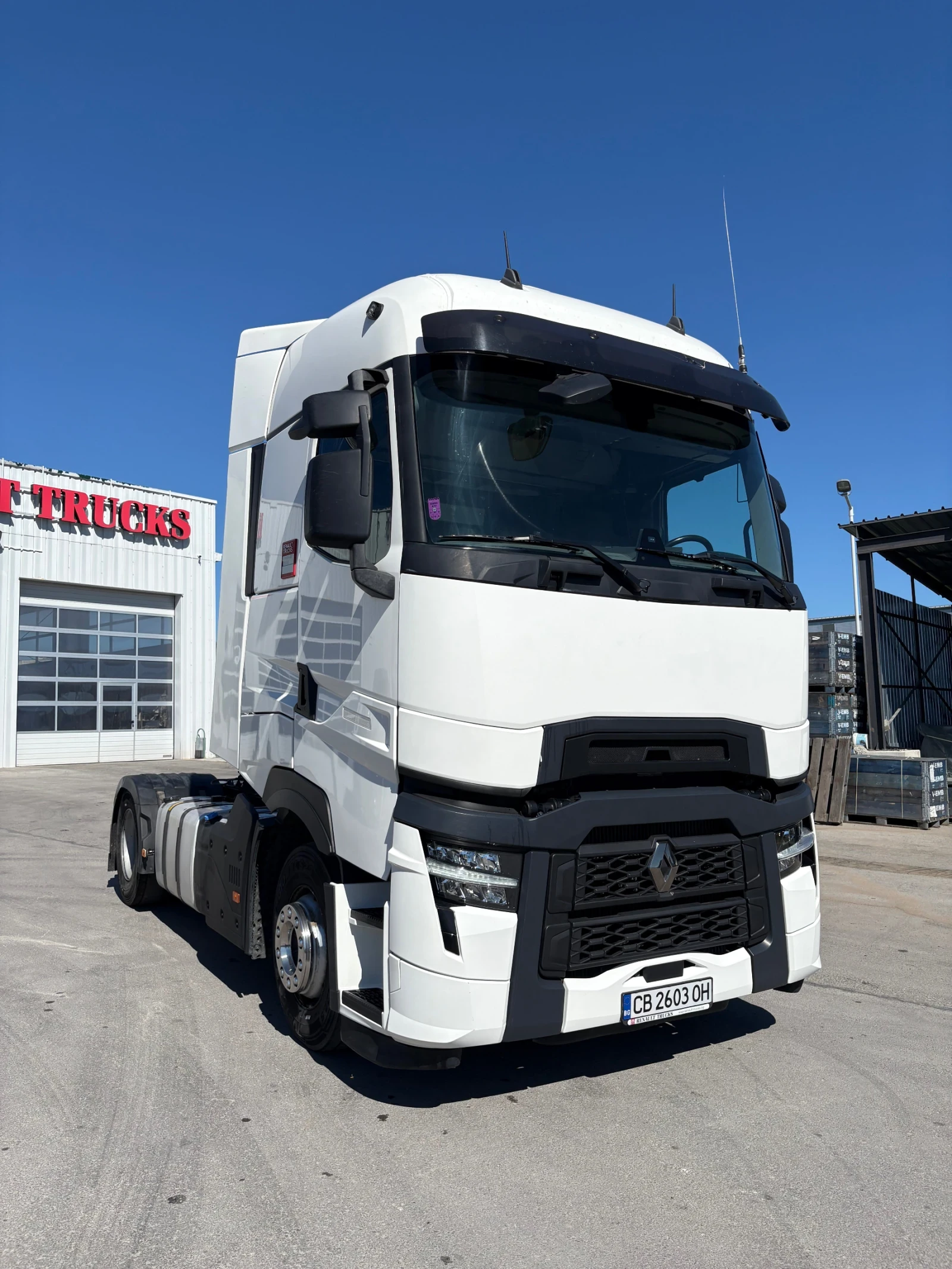 Renault T HIGH