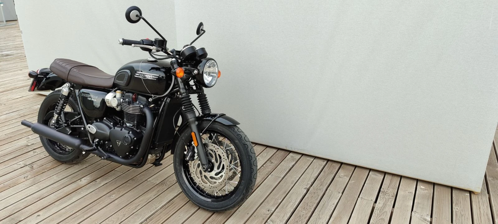 Triumph Bonneville T120 BLACK - изображение 4