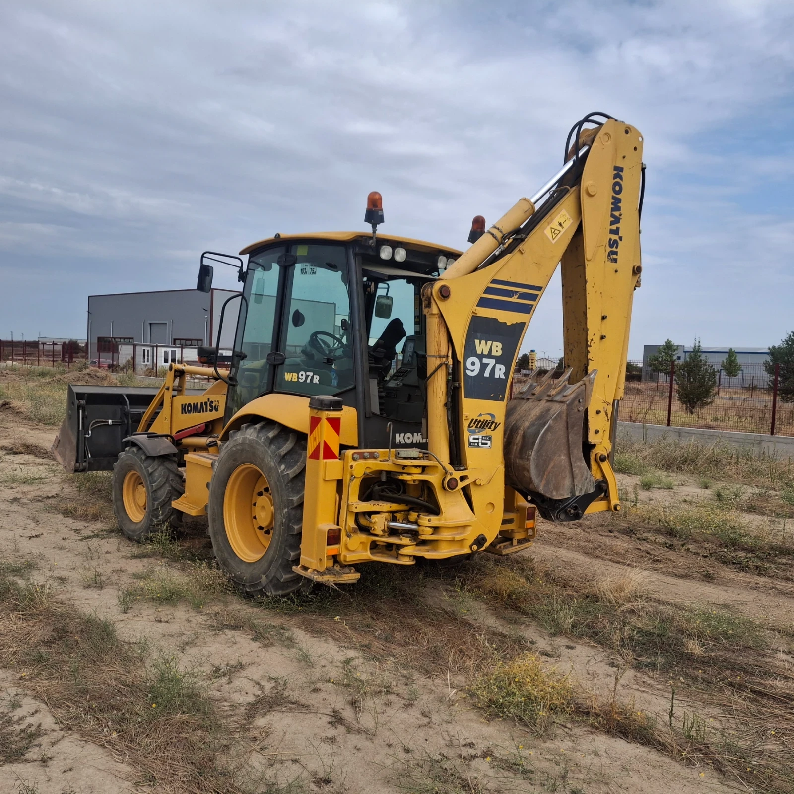 Багер Komatsu Wb97-5, снимка 3 - Индустриална техника - 55874676