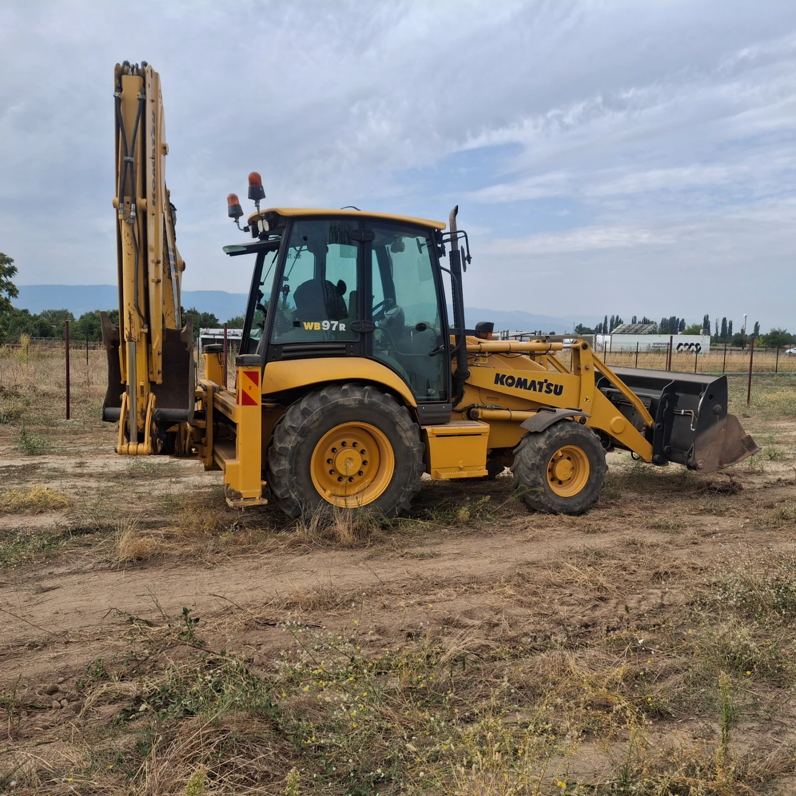 Багер Komatsu Wb97-5, снимка 5 - Индустриална техника - 55874676