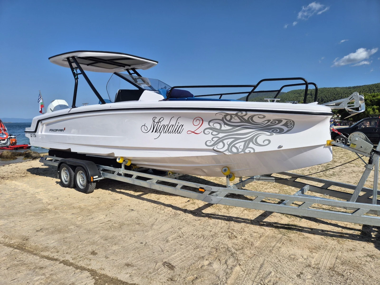 Моторна яхта Axopar 25 Cross Top - изображение 5