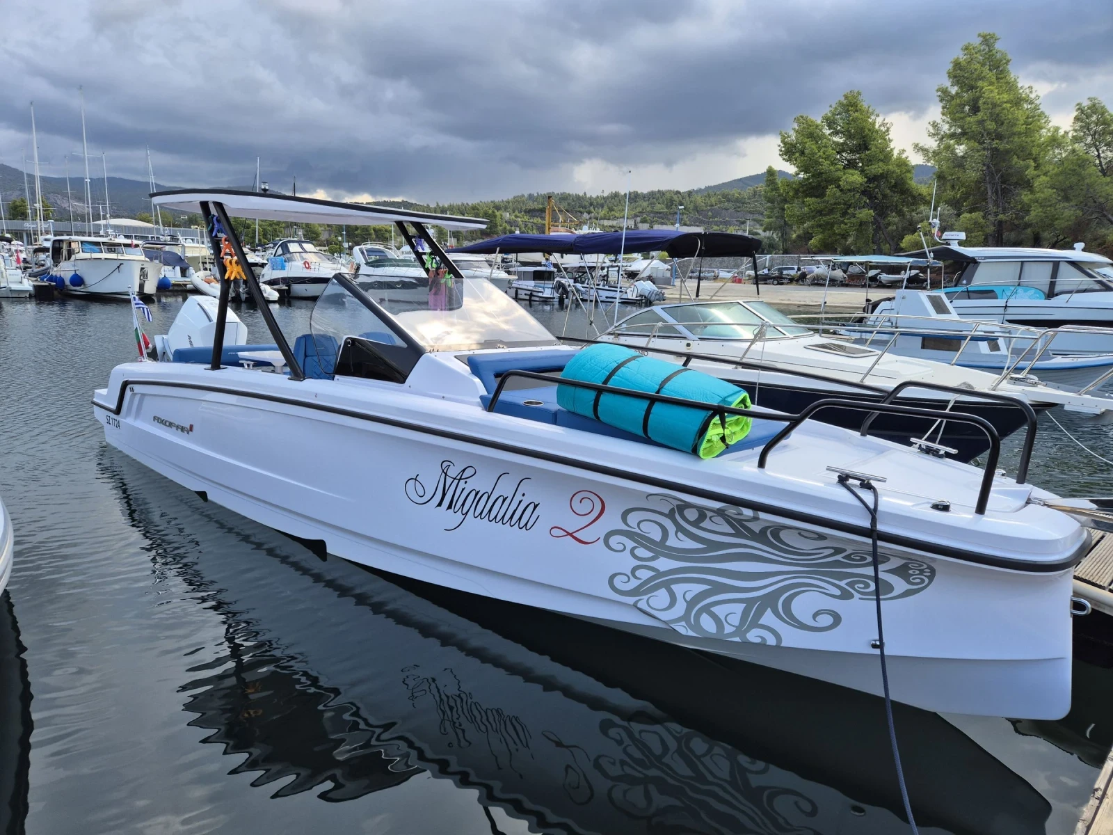 Моторна яхта Axopar 25 Cross Top - изображение 2