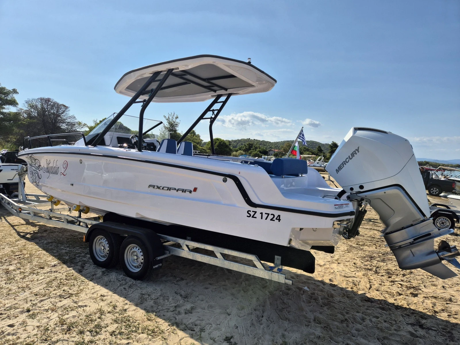 Моторна яхта Axopar 25 Cross Top - изображение 4