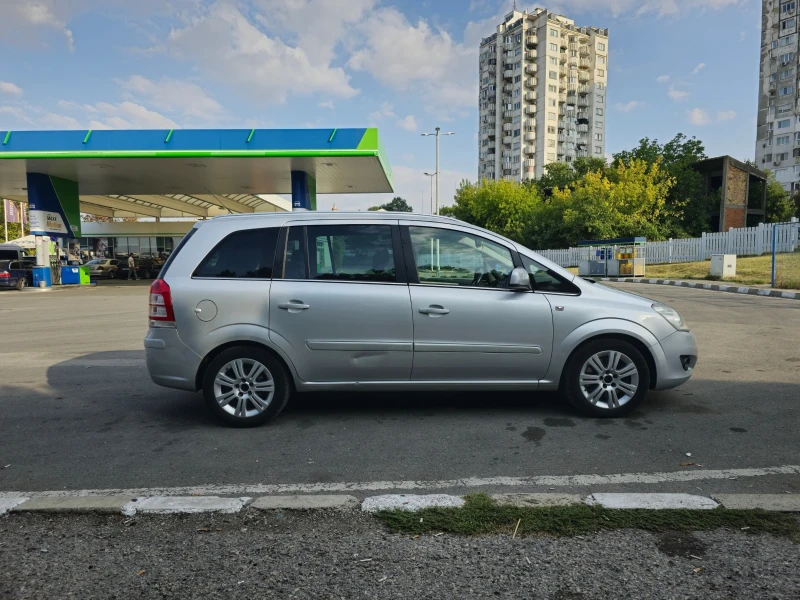 Opel Zafira 1.7CDTI, снимка 6 - Автомобили и джипове - 47109847