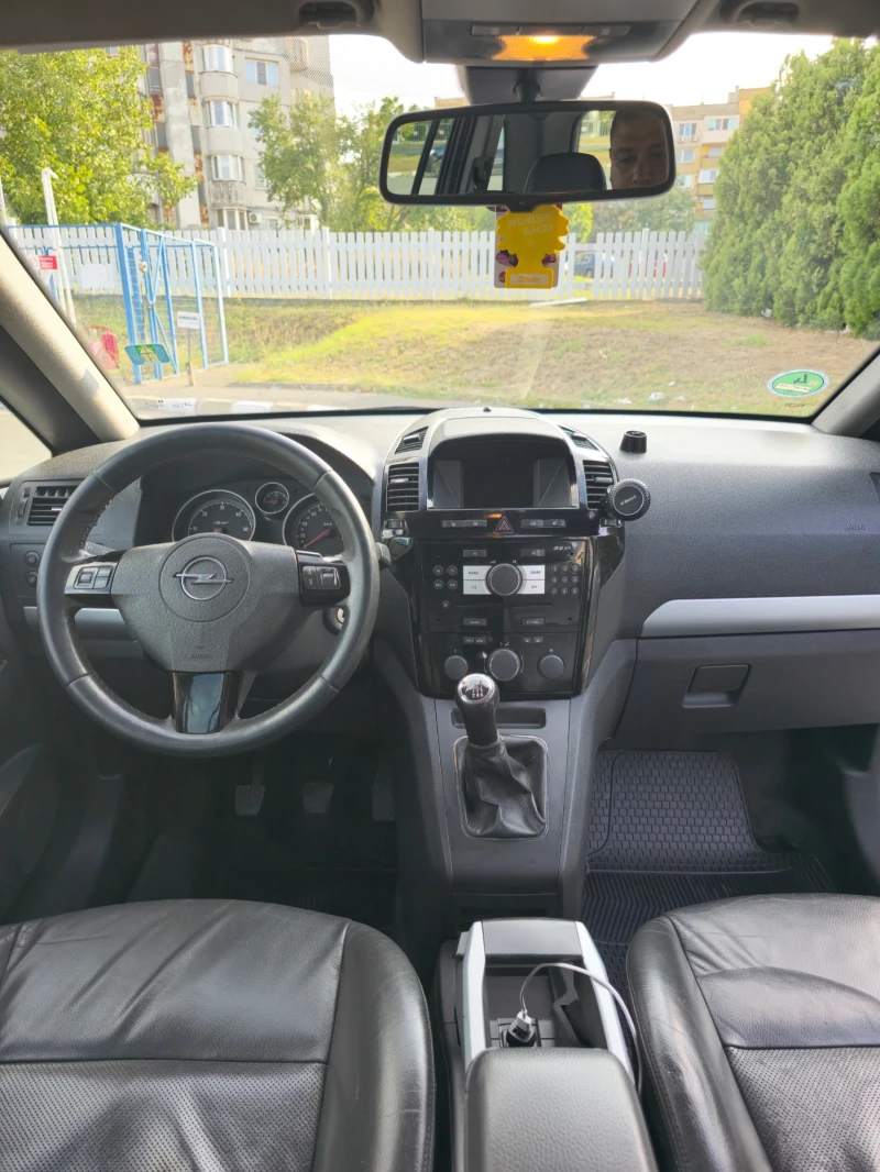 Opel Zafira 1.7CDTI, снимка 14 - Автомобили и джипове - 47109847