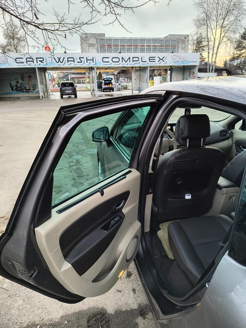 Renault Scenic, снимка 7 - Автомобили и джипове - 49444356