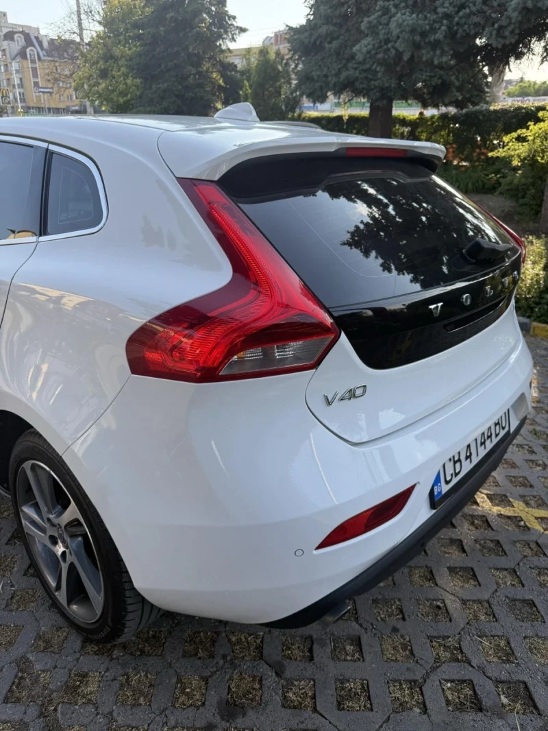 Volvo V40 D3, снимка 14 - Автомобили и джипове - 51198283
