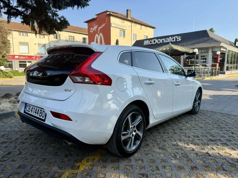 Volvo V40 D3, снимка 3 - Автомобили и джипове - 51198283