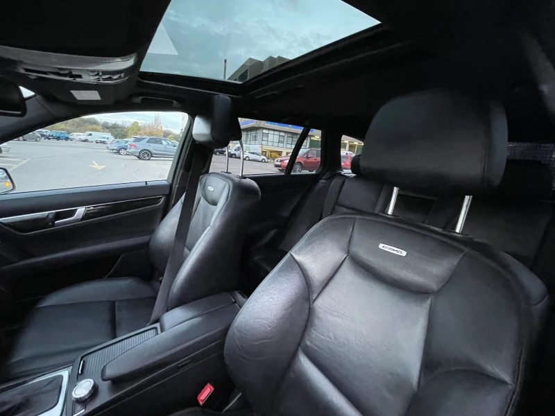 Mercedes-Benz C 250 ///AMG Line///DISTRONIC///biXENON///Harman-Kardon, снимка 6 - Автомобили и джипове - 52406540