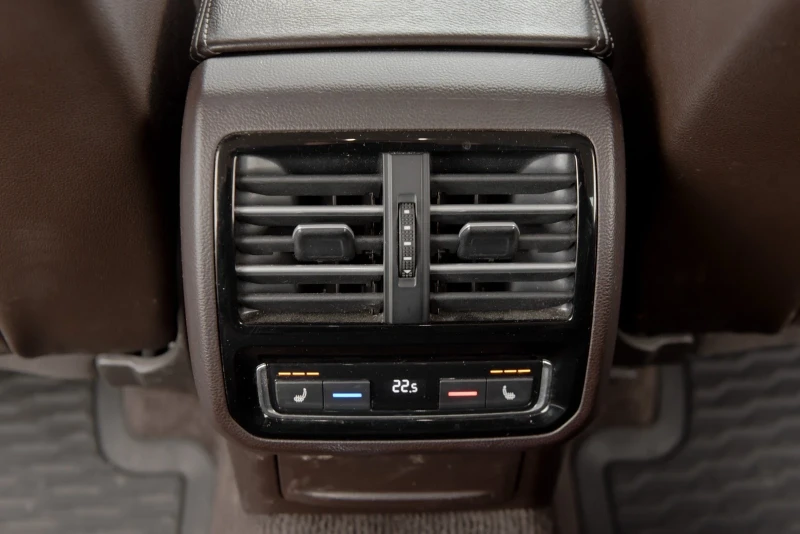 VW Passat 8, снимка 10 - Автомобили и джипове - 53025962