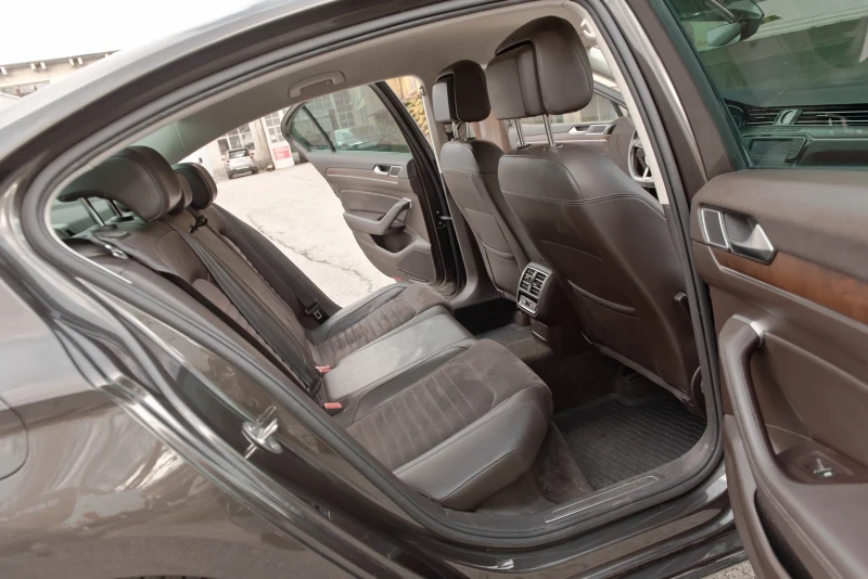 VW Passat 8, снимка 12 - Автомобили и джипове - 53025962