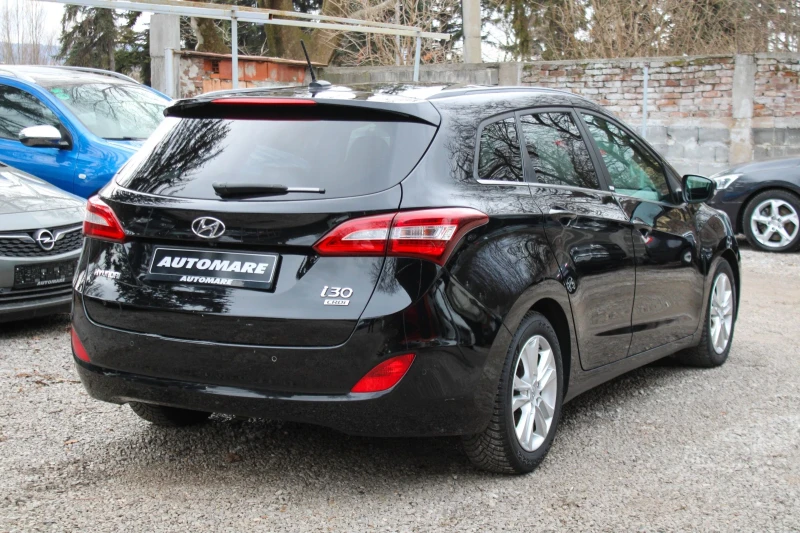 Hyundai I30 1.6CRDI NAVI / CAMERA, снимка 5 - Автомобили и джипове - 53227753