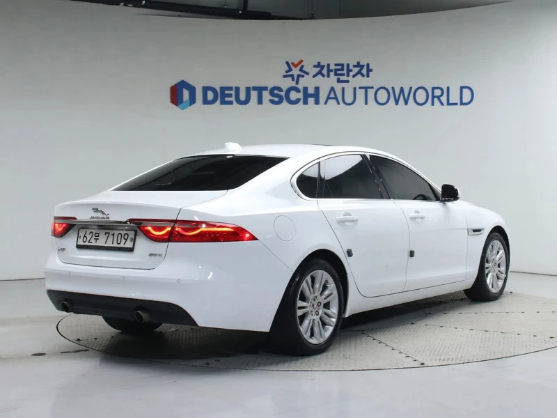 Jaguar Xf Xf (X260) 25T Portfolio , снимка 2 - Автомобили и джипове - 53326916