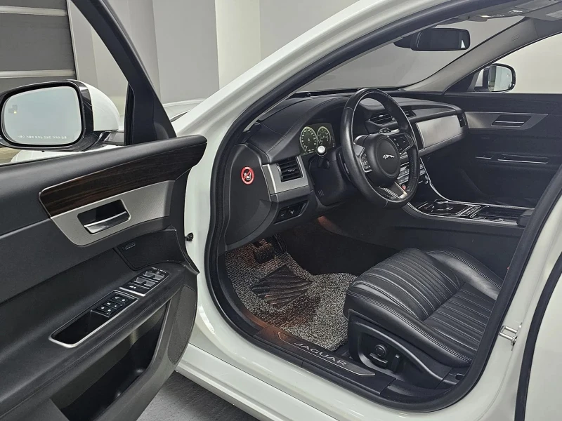 Jaguar Xf Xf (X260) 25T Portfolio , снимка 10 - Автомобили и джипове - 53326916