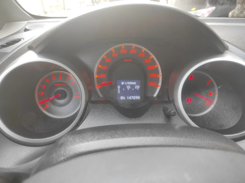 Honda Jazz 1.4 Швейцария!, снимка 6 - Автомобили и джипове - 53361127