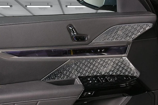 BMW i7 M60 xDrive = Shadow Line = Гаранция, снимка 4 - Автомобили и джипове - 53353968