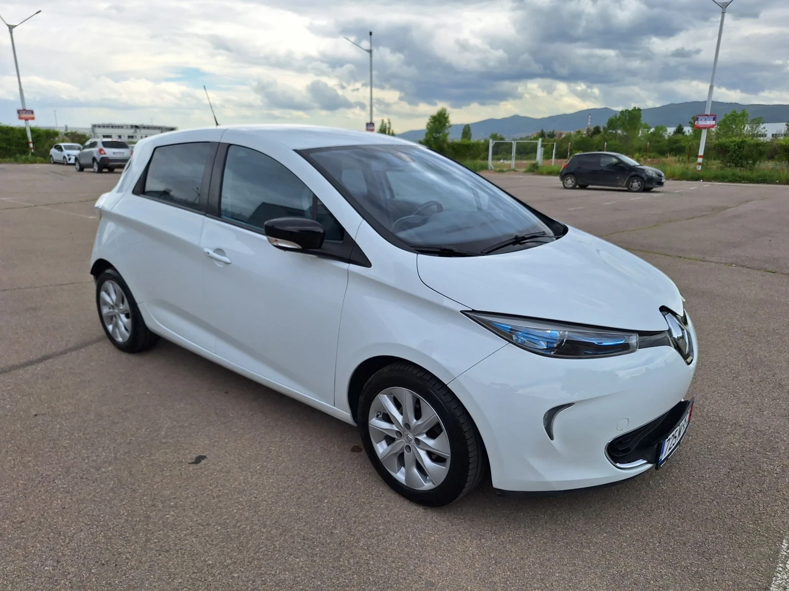 Renault Zoe Собствена батерия 180км.Термо помпа - изображение 2