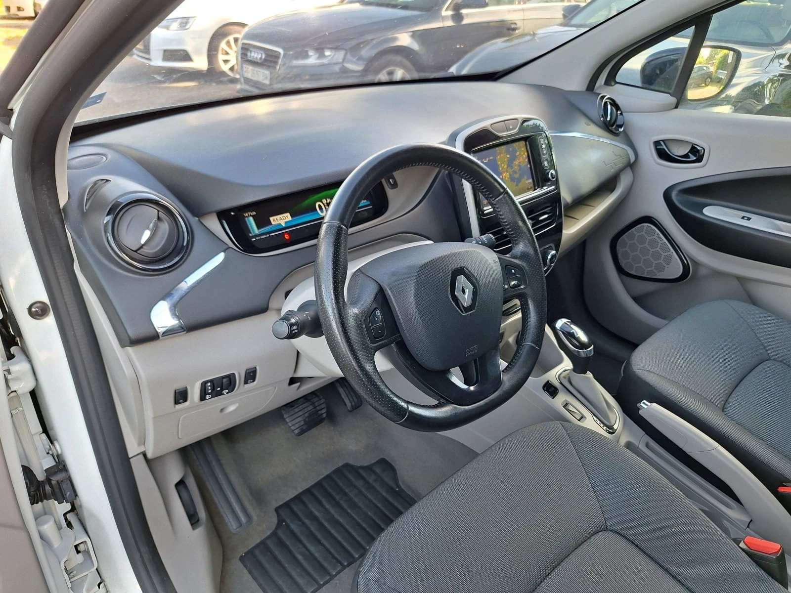 Renault Zoe Собствена батерия 180км.Термо помпа - изображение 6