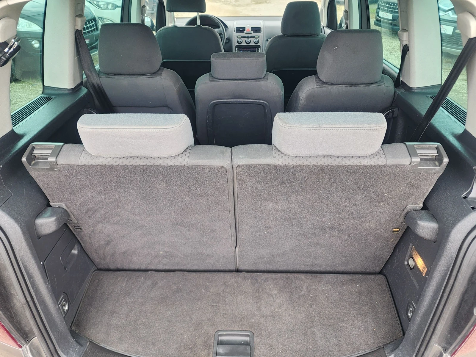 VW Touran 2.0TDI DSG 6+ 1 | Mobile.bg   11