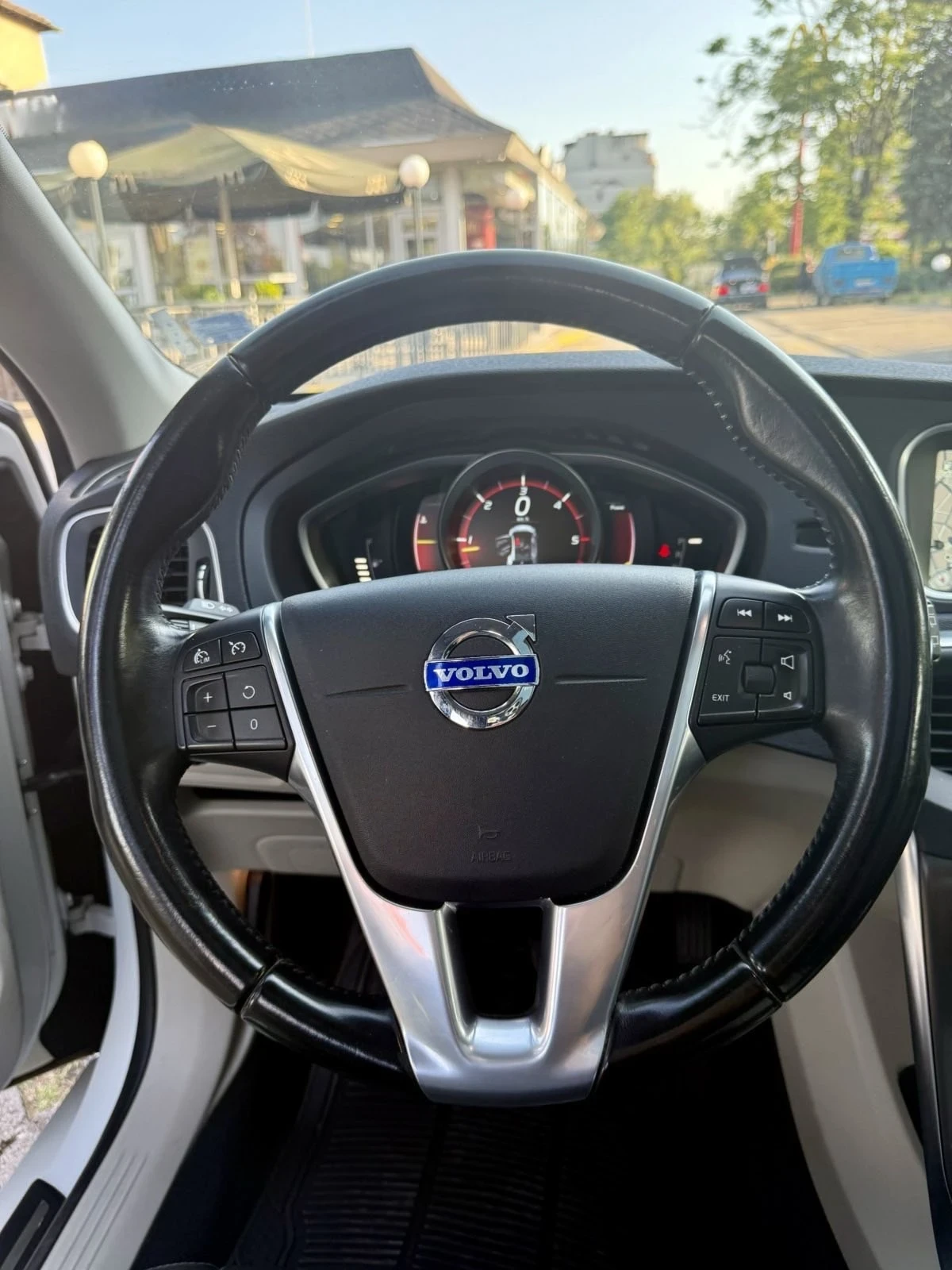 Volvo V40 D3 | Mobile.bg   12