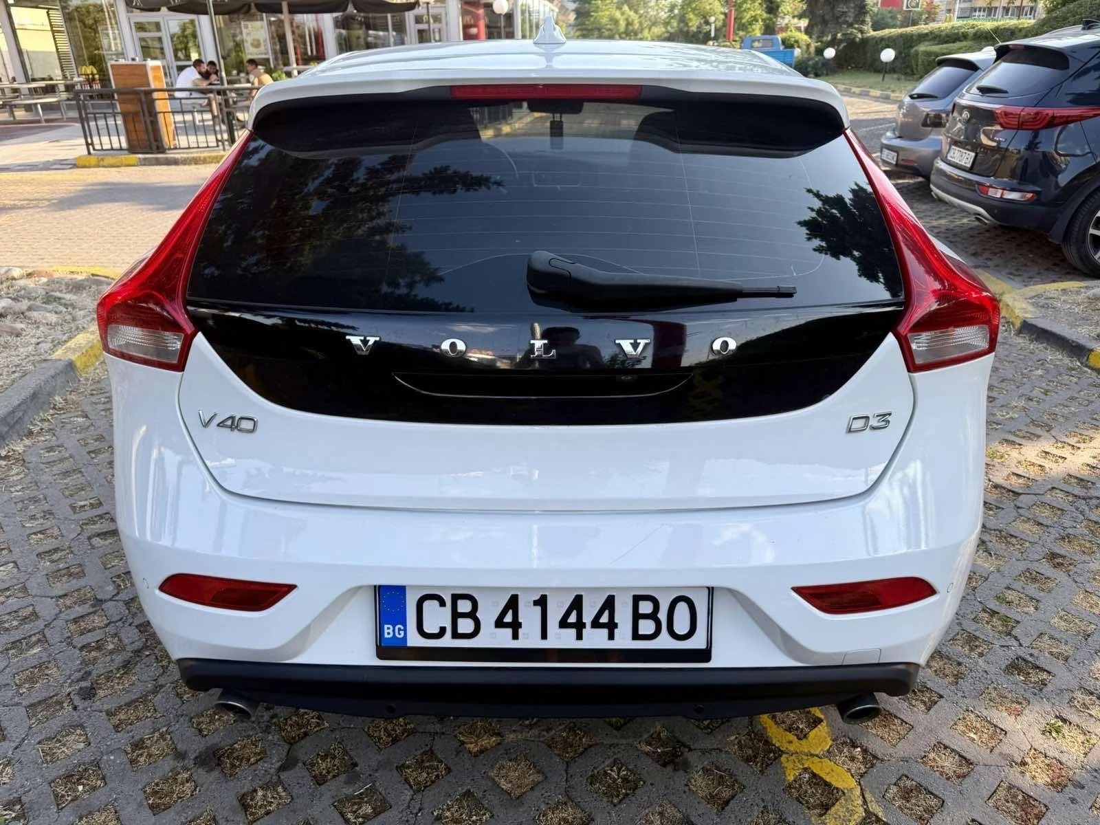 Volvo V40 D3 - изображение 2