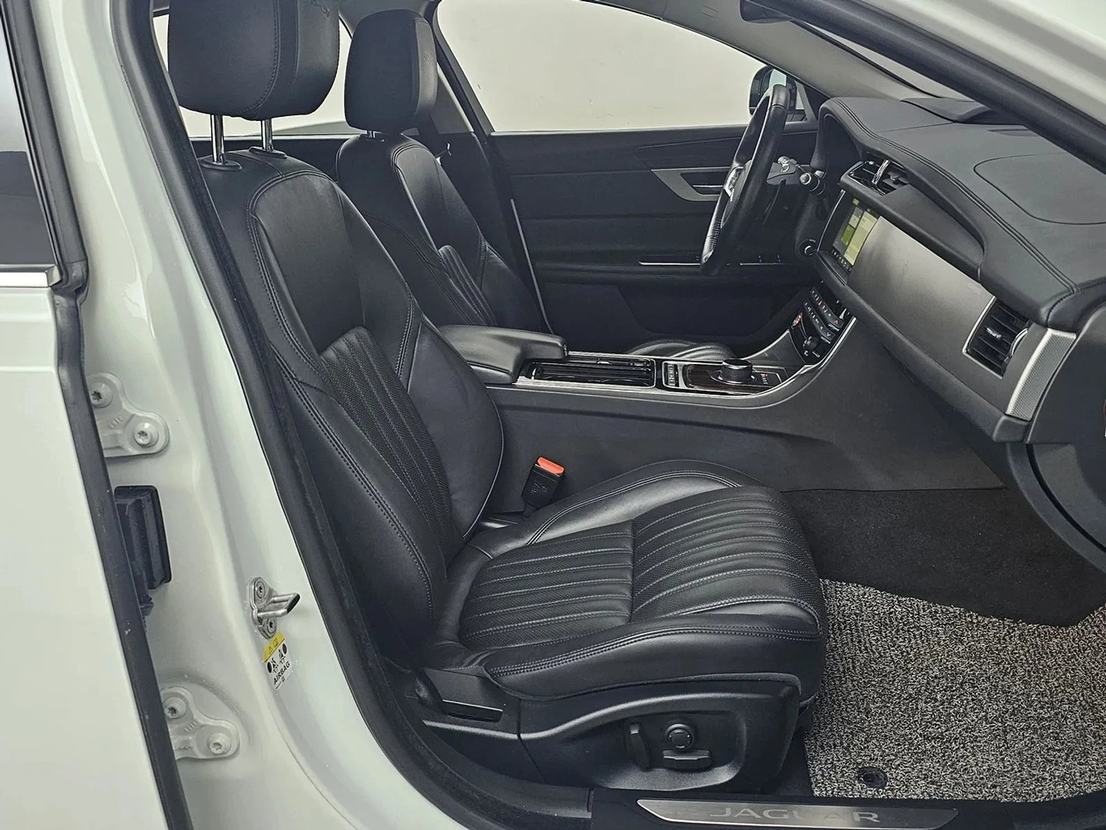 Jaguar Xf Xf (X260) 25T Portfolio  - изображение 9