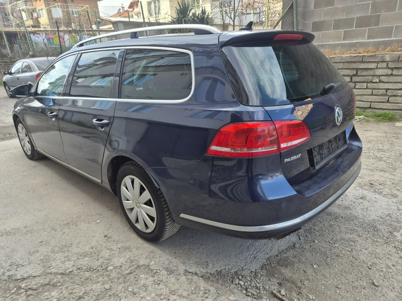 VW Passat B7 2.0 , снимка 3 - Автомобили и джипове - 53770999