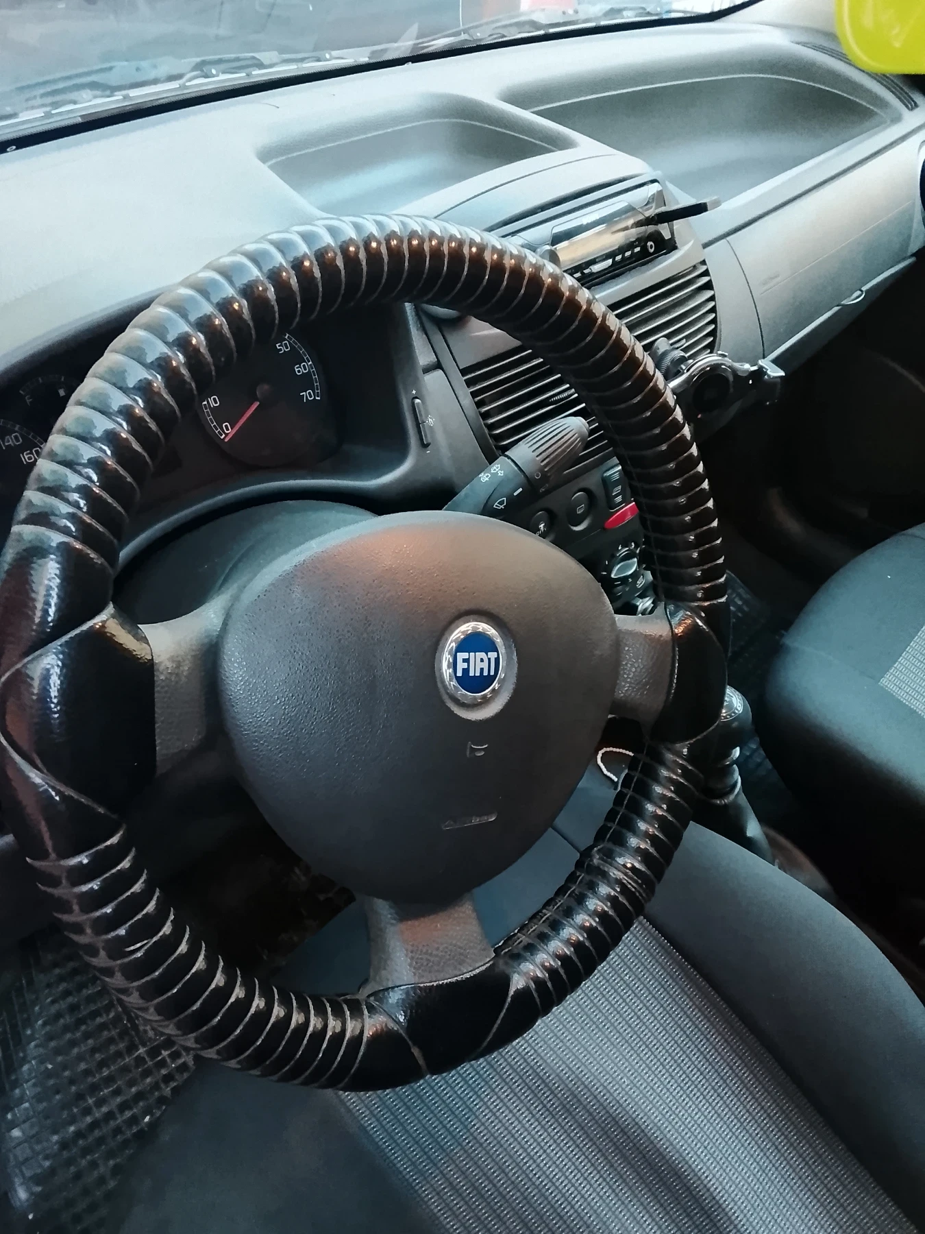 Fiat Punto, снимка 5 - Автомобили и джипове - 53821360