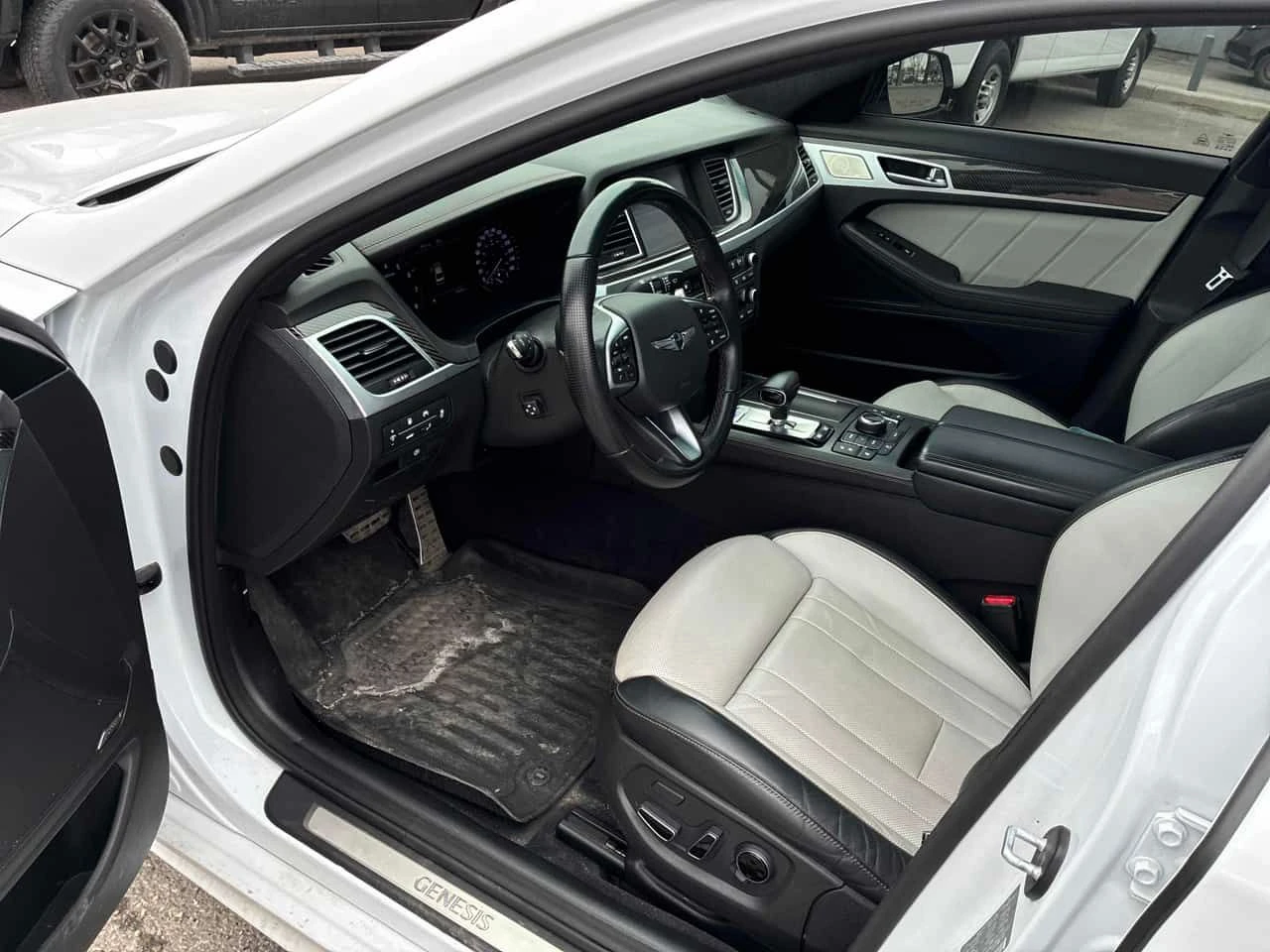 Genesis G80 * 3.3T Sport * DISTRONIC* ОБДУХВАНЕ* 360КАМЕРИ* , снимка 5 - Автомобили и джипове - 53970824