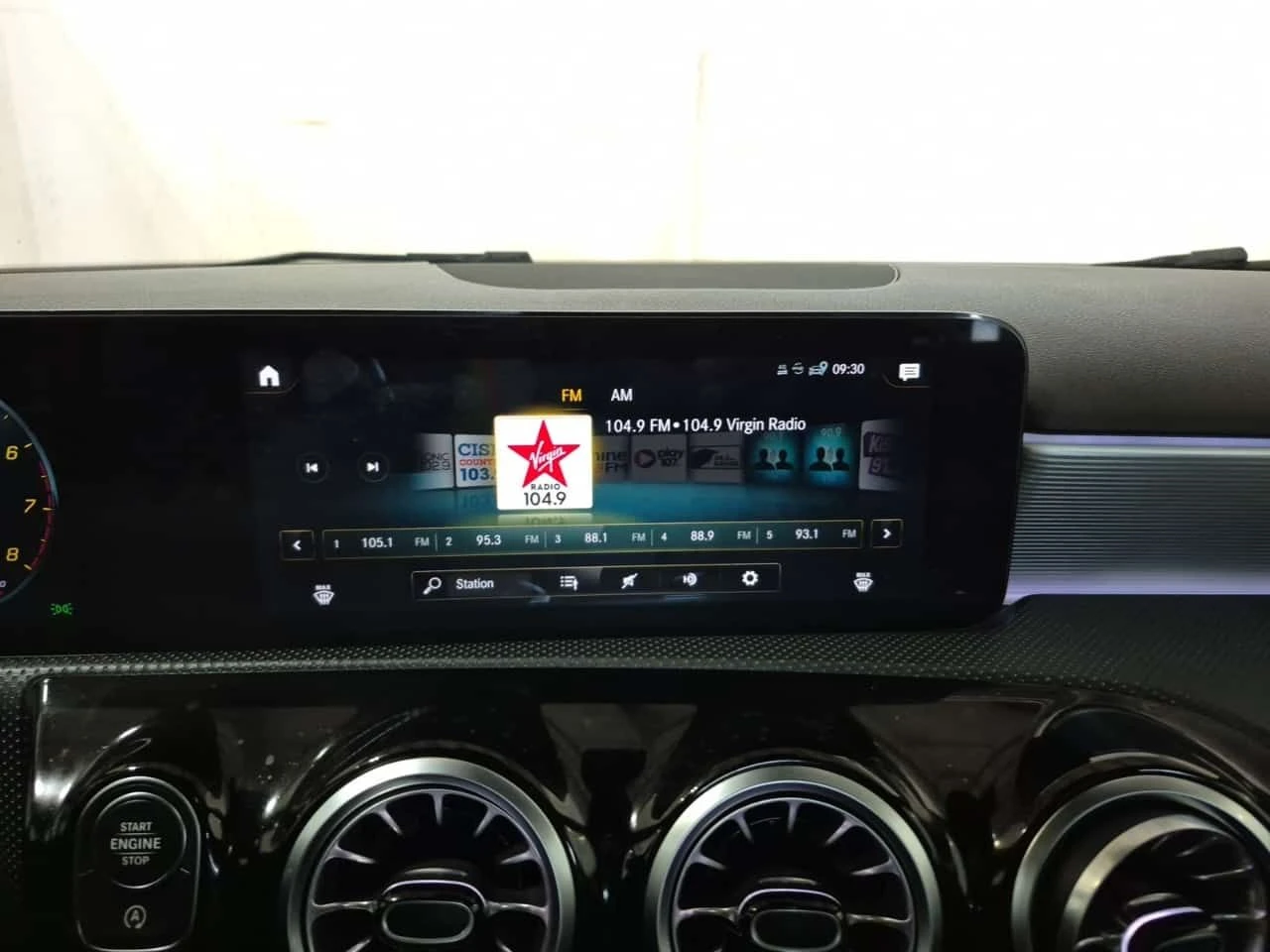 Mercedes-Benz A 220 ПАНОРАМА* АМБИЕНТНО ОСВЕТЛЕНИЕ* КАРФАКС* , снимка 14 - Автомобили и джипове - 54164038