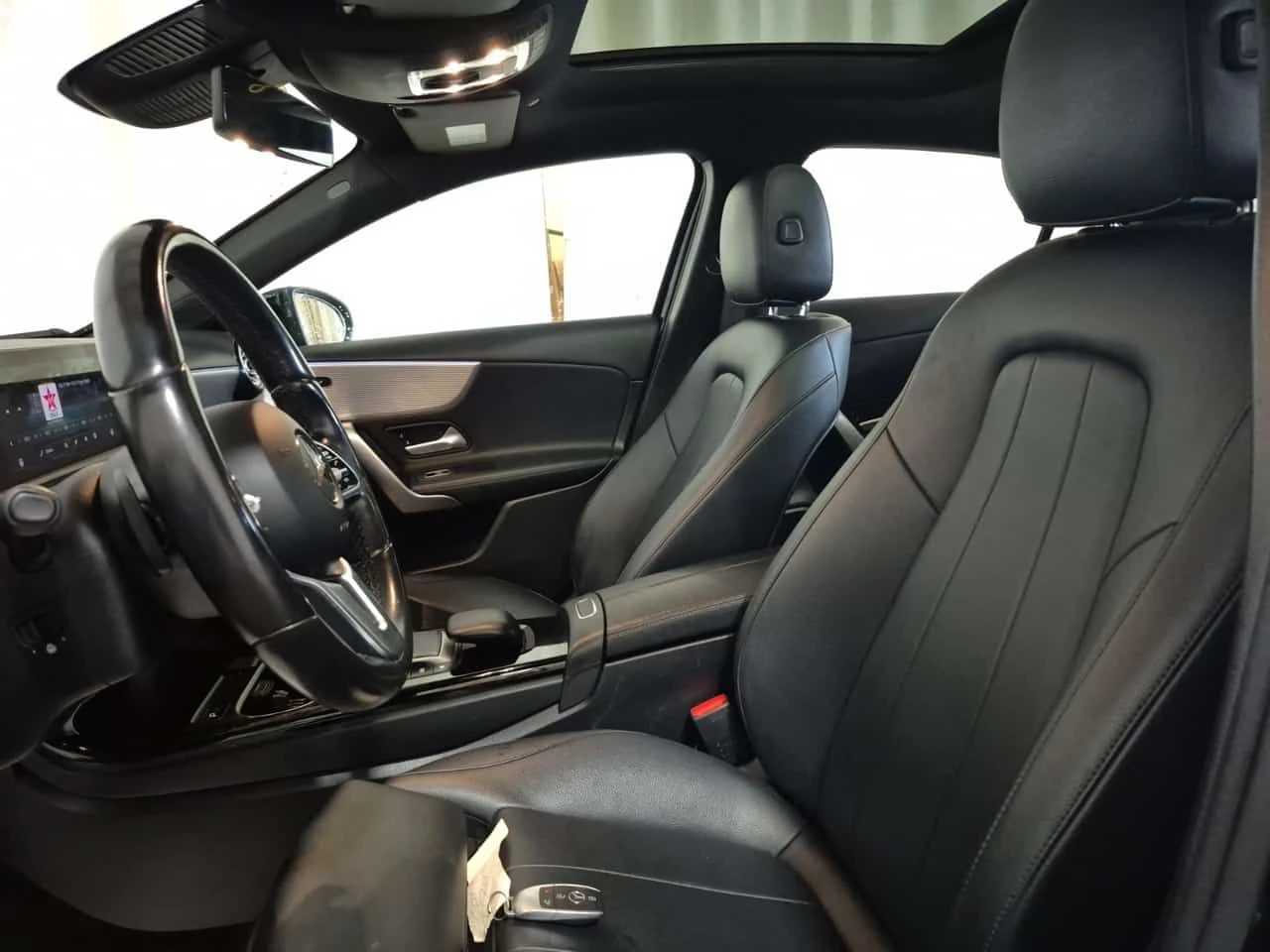 Mercedes-Benz A 220 ПАНОРАМА* АМБИЕНТНО ОСВЕТЛЕНИЕ* КАРФАКС* , снимка 10 - Автомобили и джипове - 54164038