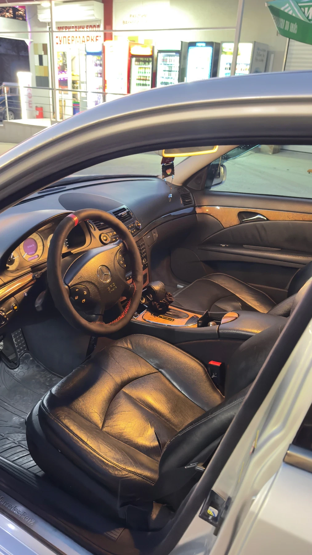 Mercedes-Benz E 270, снимка 9 - Автомобили и джипове - 54174268