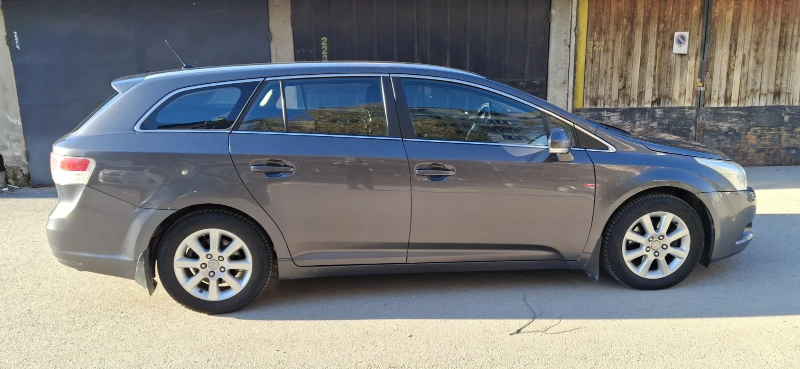 Toyota Avensis, снимка 7 - Автомобили и джипове - 54226412