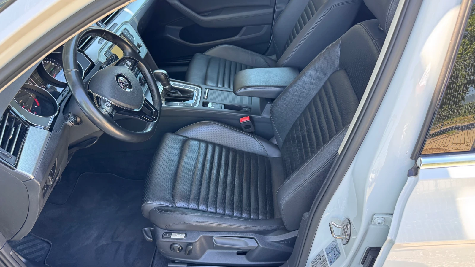 VW Passat 2.0TDI 4Motion 190кс * DSG* Вентилация* Масаж* Тег, снимка 9 - Автомобили и джипове - 54711897
