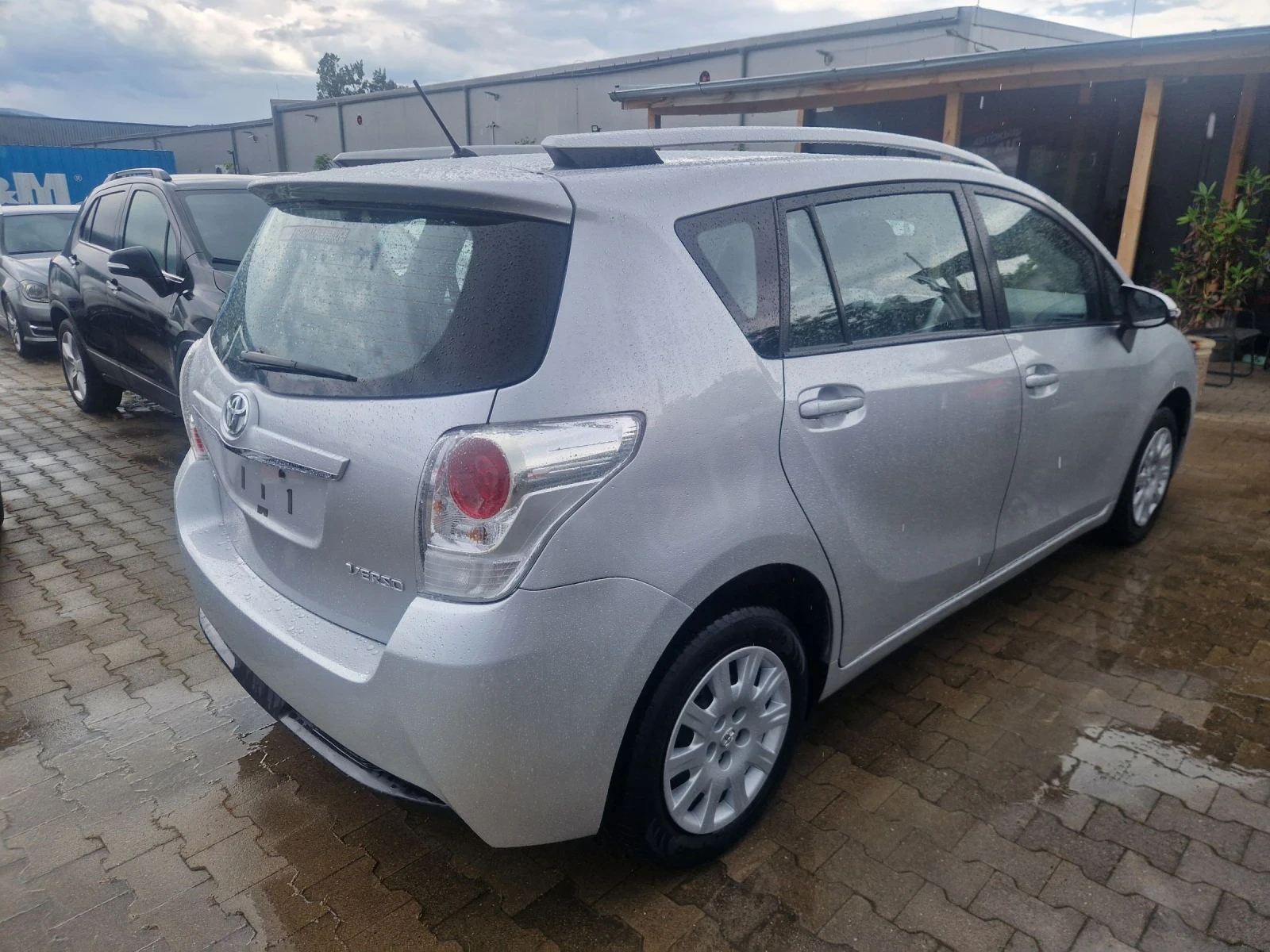 Toyota Verso 1.6i бензин , 100%реални км., снимка 4 - Автомобили и джипове - 54739345
