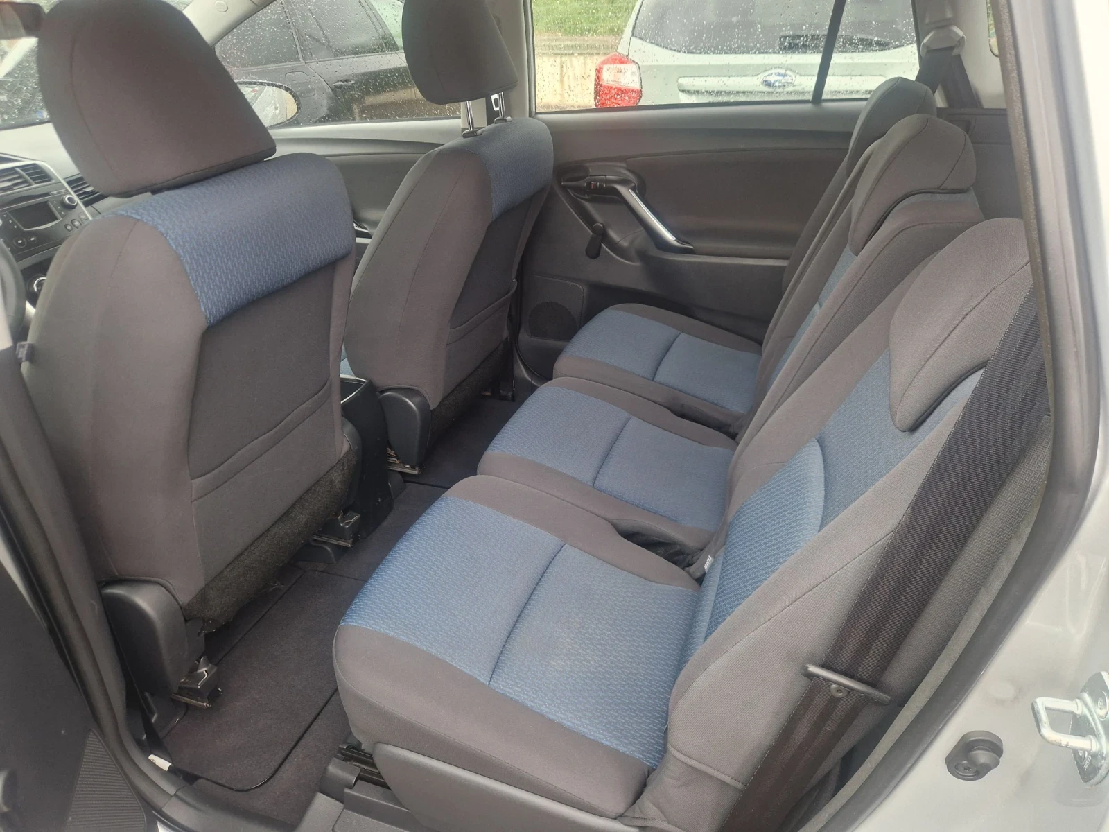 Toyota Verso 1.6i бензин , 100%реални км., снимка 8 - Автомобили и джипове - 54739345