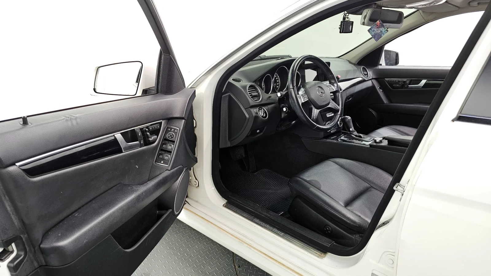 Mercedes-Benz C 220 4MATIC/AMG LINE/��������/���� | Mobile.bg � ����������� 16