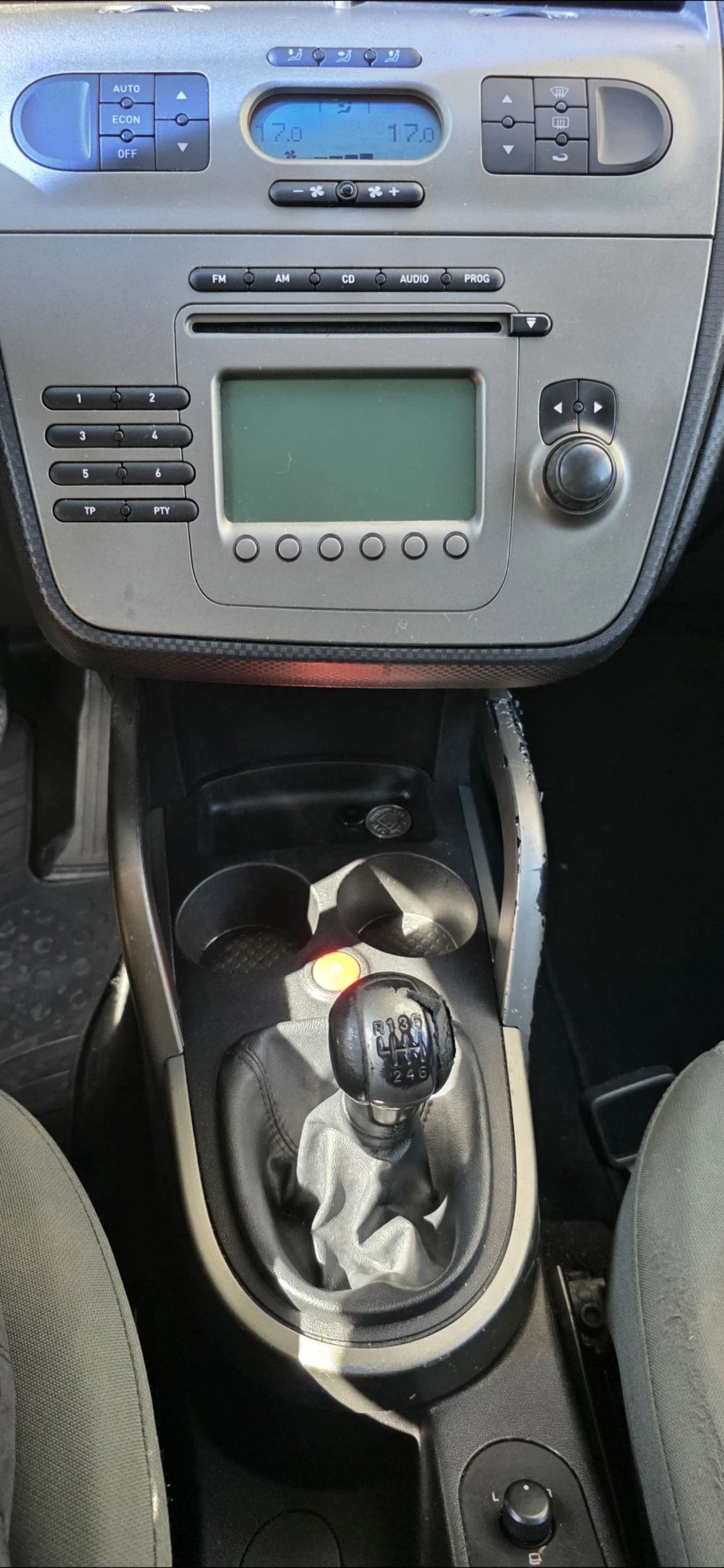 Seat Altea 2.0 TDI , снимка 9 - Автомобили и джипове - 55024107