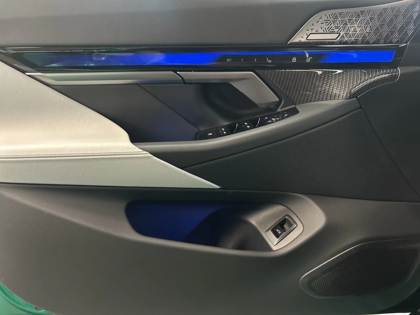 BMW M5 Touring/INDIVIDUAL/B&W/HUD/M DRIVE PRO/, снимка 7 - Автомобили и джипове - 55486508