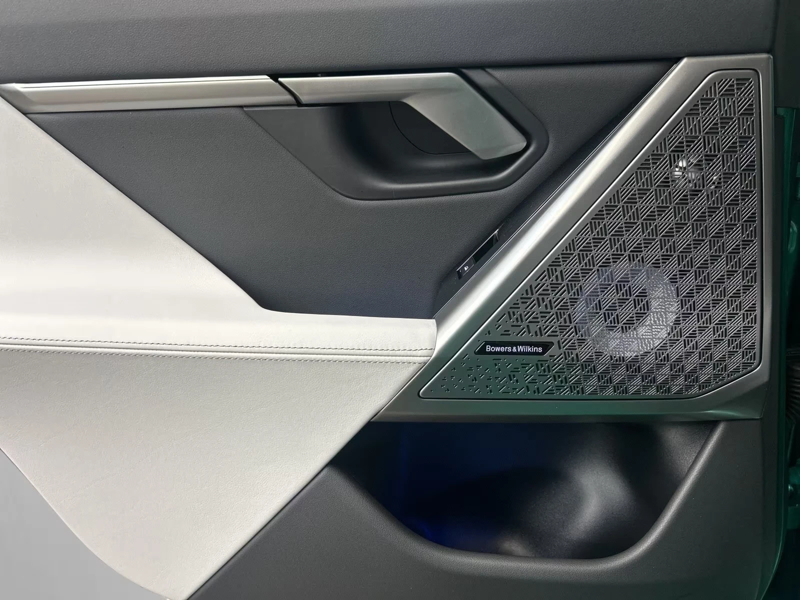 BMW M5 Touring/INDIVIDUAL/B&W/HUD/M DRIVE PRO/, снимка 13 - Автомобили и джипове - 55486508