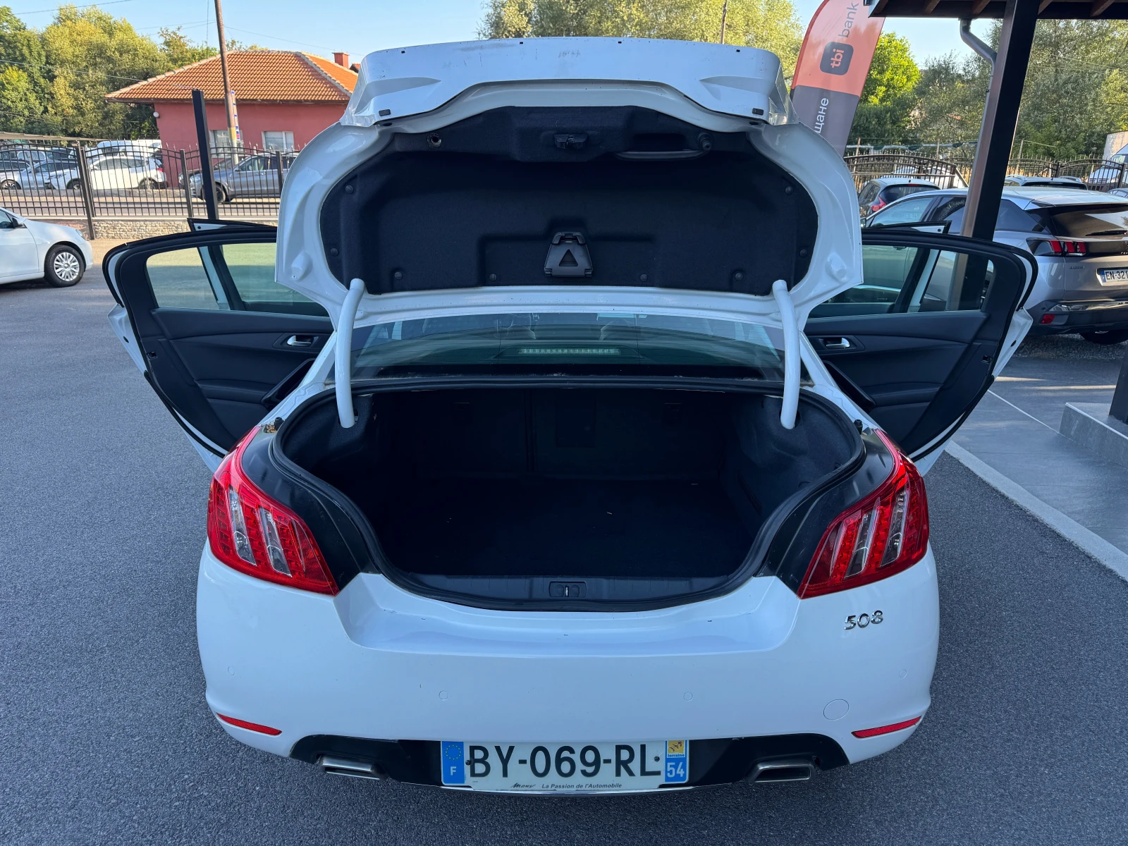 Peugeot 508 2.2HDI НОВ ВНОС, снимка 13 - Автомобили и джипове - 55732535