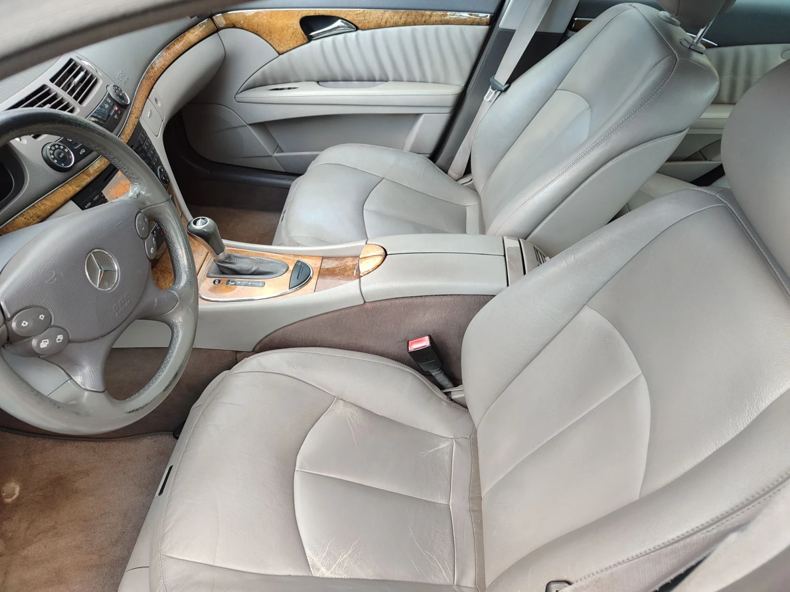Mercedes-Benz E 320 4Matic , снимка 12 - Автомобили и джипове - 55877998